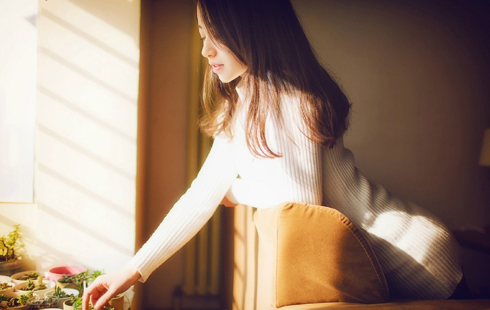 人之所以悲伤,是因为我们留不住岁月;而更无法面对的是有一日,青春,就这样消逝过去。